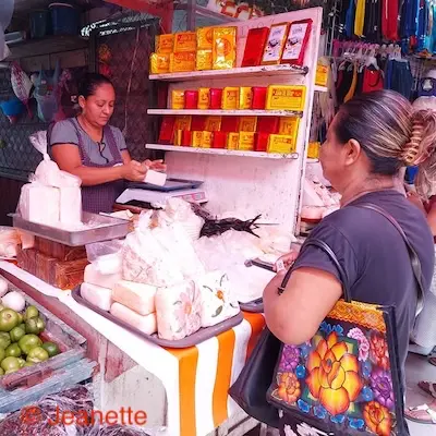 ik geef bijna 6000 Mexicaanse peso uit aan boodschappen
