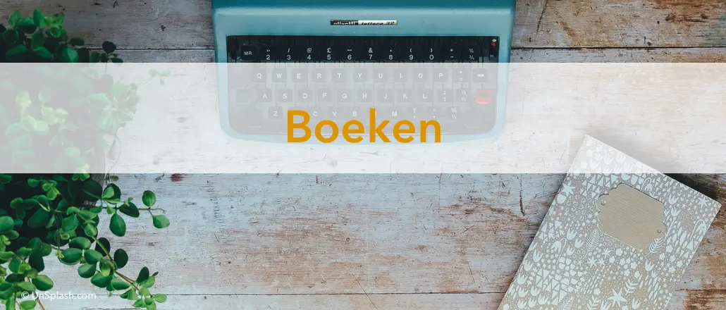 blauwe typemachine, verweerde tafel, boek, titel: boeken